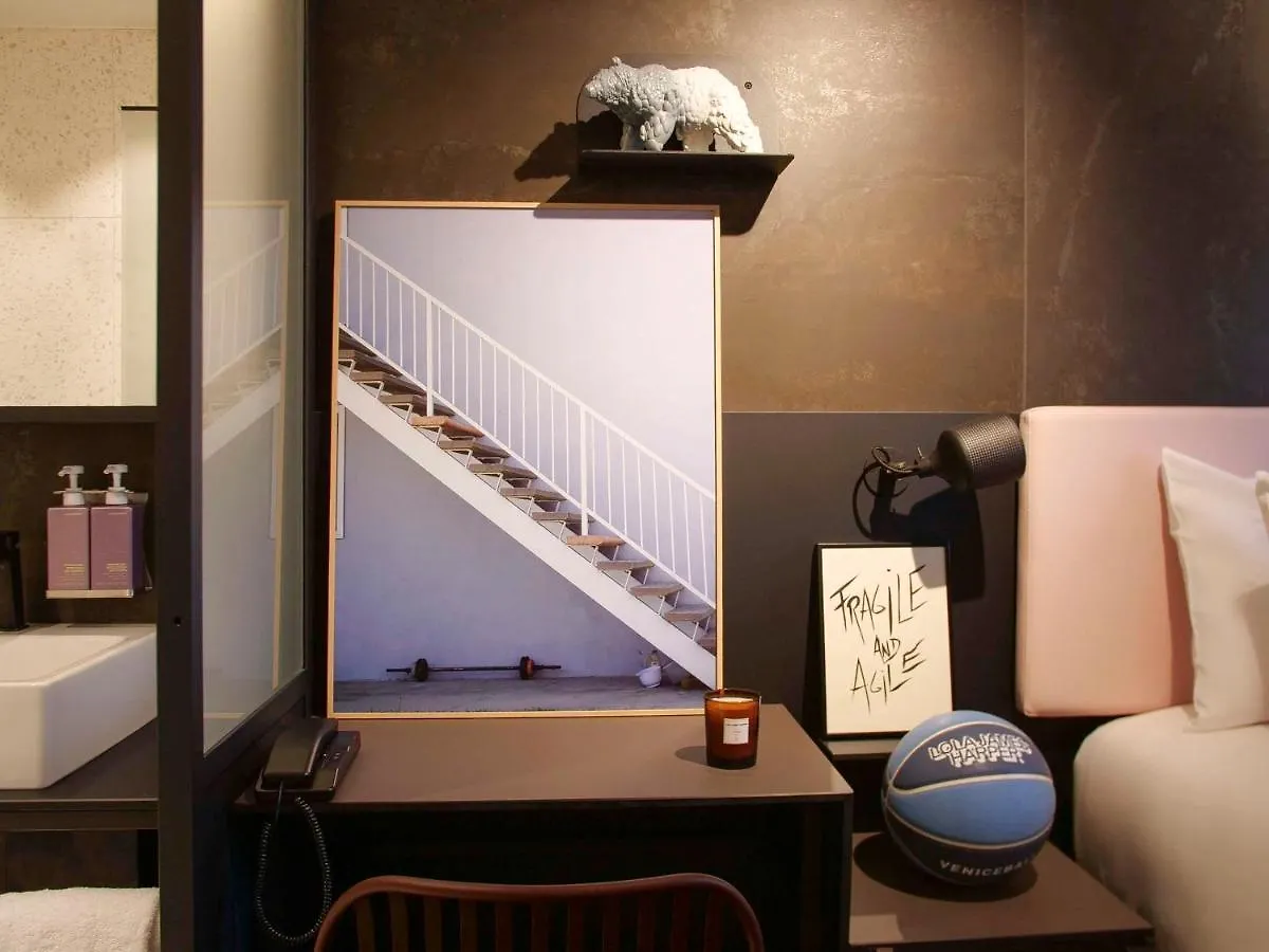 Tribe Paris Batignolles Hotel 4*,