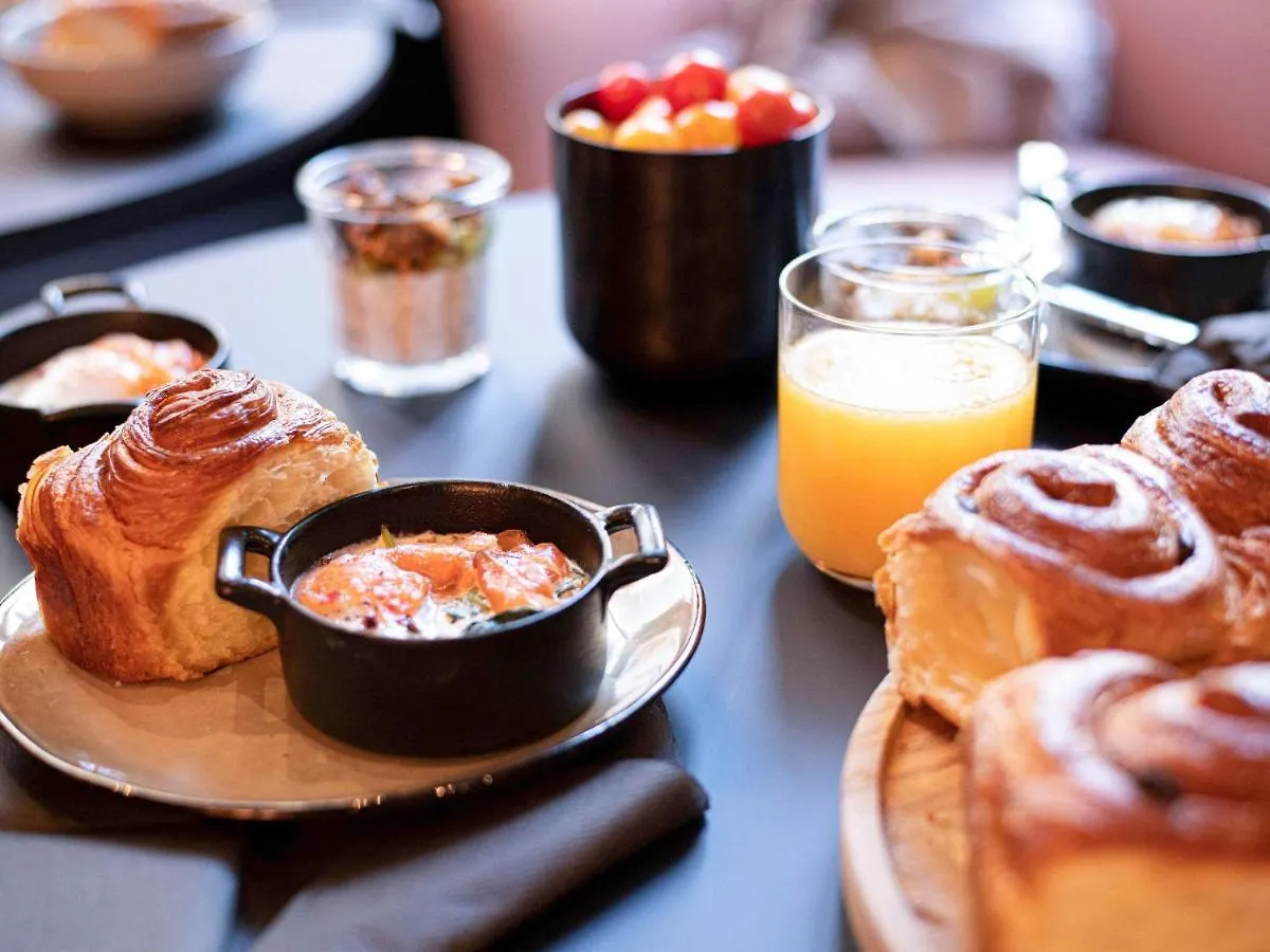 Tribe Paris Batignolles Hotel 4*,