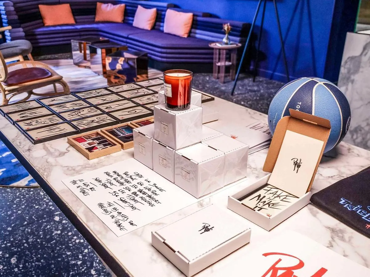 Tribe Paris Batignolles Otel 4*,