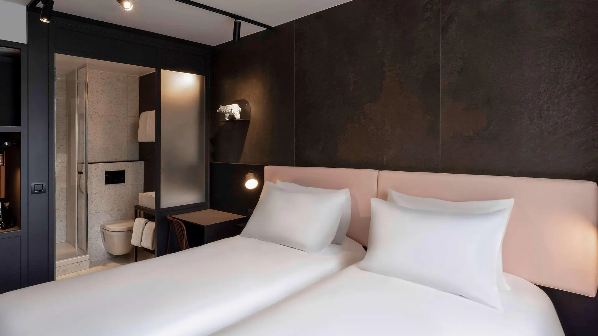 ホテル Tribe Paris Batignolles 4*,