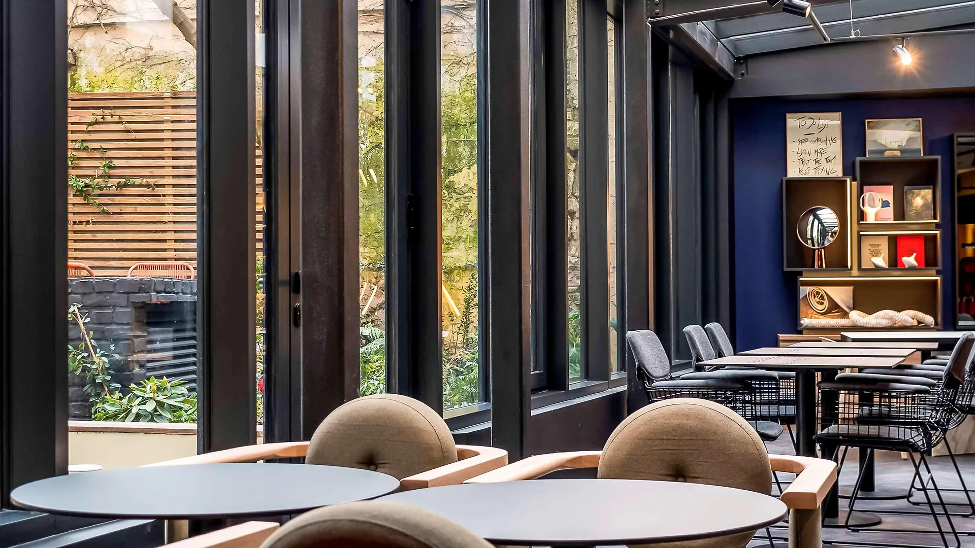 Hotel Tribe Paris Batignolles